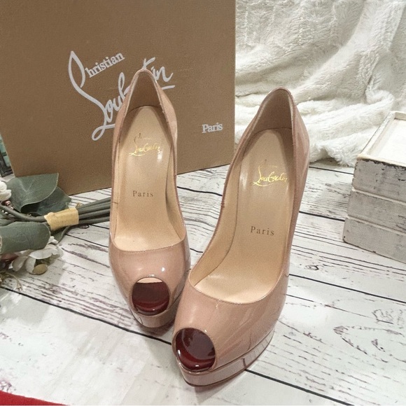 CHRISTIAN LOUBOUTIN TACLOU spike patent leather PUMPS NEW - Picture 2 of 9